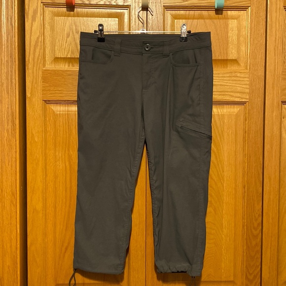 Eddie Bauer gray cropped hiking nylon pants womens size 8. Like new condition - Picture 2 of 9